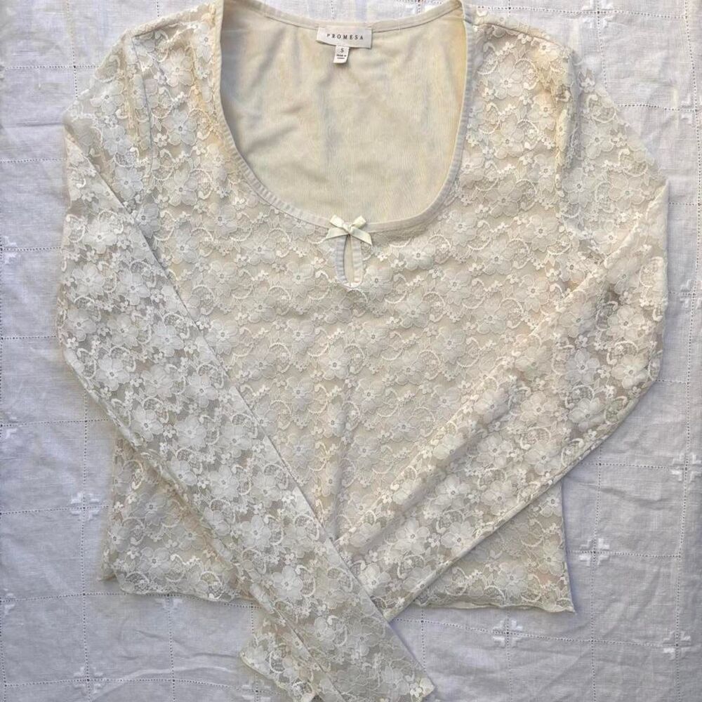 Promesa Women's Cream and White Blouse